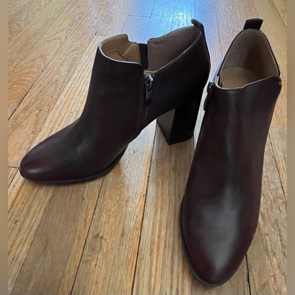 Franco Sarto burgundy bootie (Dante) size 8.5 - Picture 3 of 4